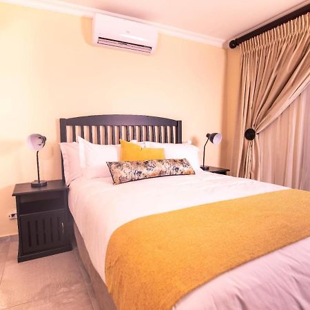Masingitana Hotel Acornhoek Bagian luar foto